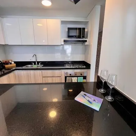 Nuevo! Hermoso Apto Cerca A La Playa! Apartamento