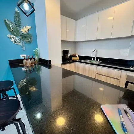 Nuevo! Hermoso Apto Cerca A La Playa! Apartamento *